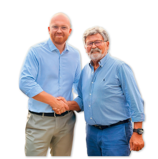 Colin Rokossa (links) übernimmt zusätzlich die Geschäftsführung der Spartherm Feuerungstechnik GmbH. Gerhard Manfred Rokossa (rechts) begleitet  das Unternehmen künftig als Vorsitzender des Beirats.