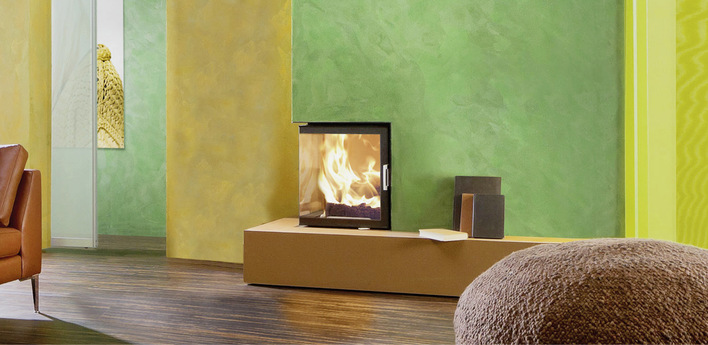 Nur die DIBt-Zertifizierung zählt: Für den Status „raumluftunabhängiger Betrieb“ genügt nicht die externe Verbrennungsluftzufuhr, es muss schon ein Zertifikat der DIBt-Zulassung vorliegen – wie für diesen Eck-Kamineinsatz von Austroflamm.