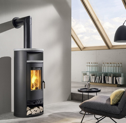 Hybridheizung im Trend: Eine Holzfeuerstätte vernetzt mit einer Wärmepumpe sichert die nachhaltig unabhängige Wärmeversorgung.