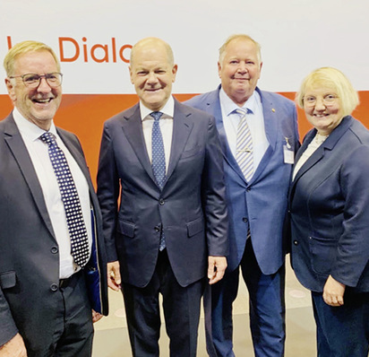 Joachim Butz war zur SPD eingeladen. Dort traf er auch Olaf Scholz.