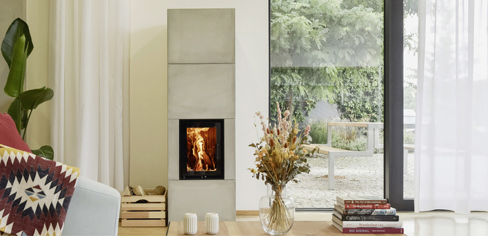 Pünktlich zum Start der Heizsaison bringt das Unternehmen seinen neuen Speicherofen   „Blox“ auf den Markt. Zunächst in eckiger Bauform – zum Frühjahr hin folgt noch eine runde Variante.