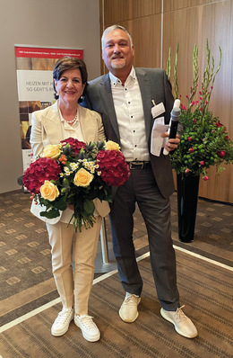 Standing Ovation und Blumen waren ein eindrucksvoller Abschluss einer erfolgreichen Ära für Christiane Wodtke mit ihrem Nachfolger Oliver Frosch.