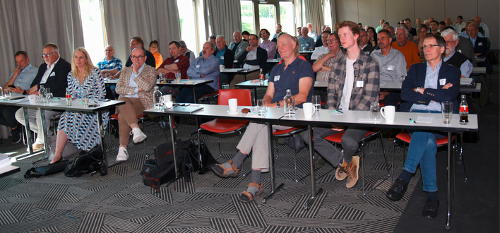 Mit rund 60 Teilnehmern war die JHV der hessischen Kachelofenbauerinnung auch in diesem Jahr wieder sehr gut besucht.