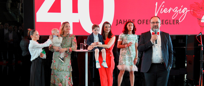 Hubert Ziegler heißt seine Gäste herzlich willkommen.