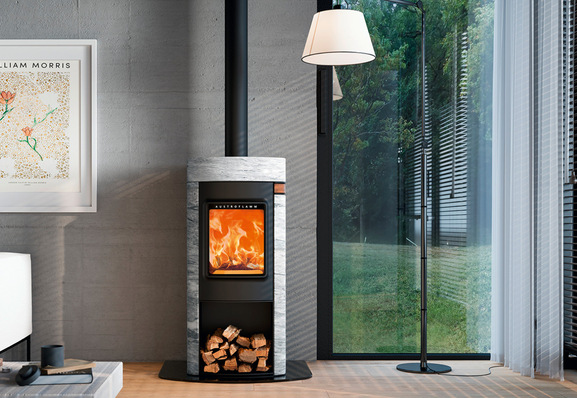 Mit 7 kW Heizleistung eignet sich der Austroflamm Kaminofen   „Elisabeth“ für Räume von zirka 30 bis 88 Quadratmeter.