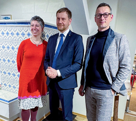 Gratulation zum   „Zukunftspreis – Handwerksbetrieb des Jahres 2025“: Steffi Schütze, Ministerpräsident Michael Kretschmer und Hendrik Schütze (v.l.n.r.).