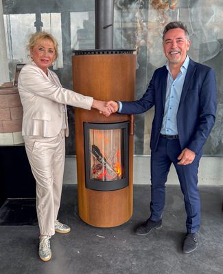 Shakehands bei M-Design in Belgien: Britta von Tasch und Bart Goovaerts