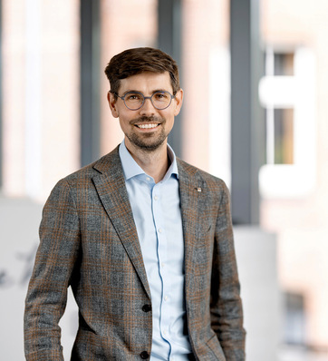 Dr. Fynn-Willem Lohe